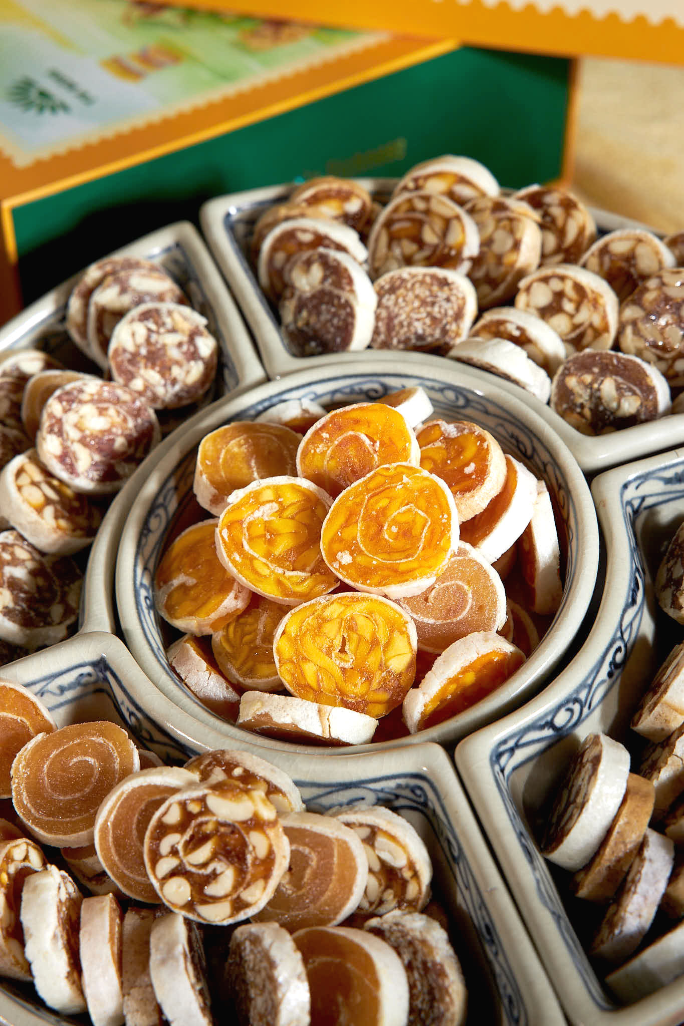 banh trai cay cuon ngay tet